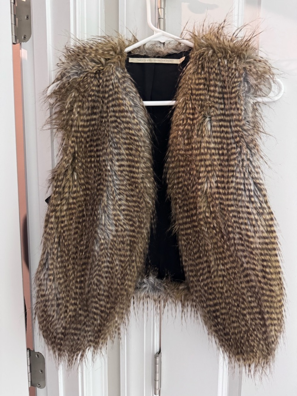 TWELFTH STREET BY CYNTHIA VINCENT ARIZONA FAUX FUR VEST SZ P
